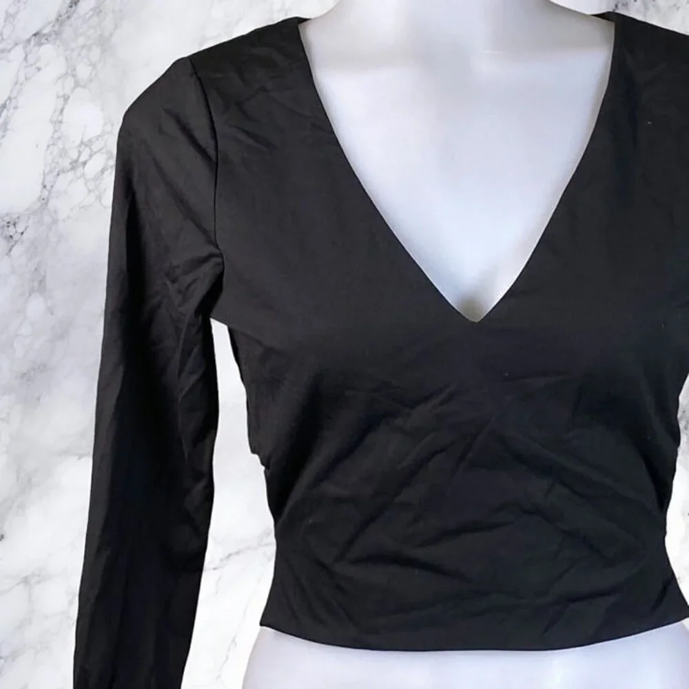 Superdown Hannah Open Back Top - Black